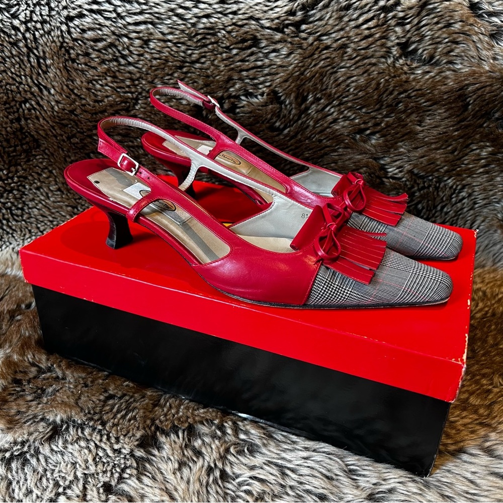 Vintage Talbots Slingback Kitten Heel Pumps